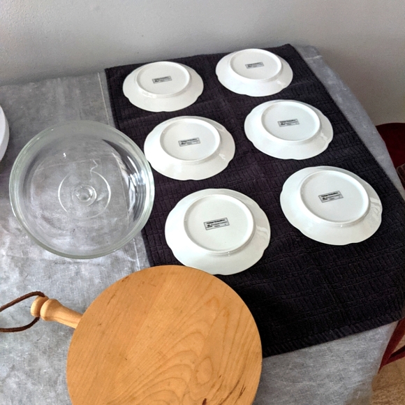 6 French Porcelain Appetizer Plates from France.  Cutting Board & Glass Lid. - Picture 10 of 12